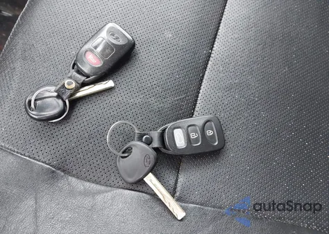 2011 Hyundai Elantra Touring Se из США, поврежденный, VIN KMHDC8AE2BU089725